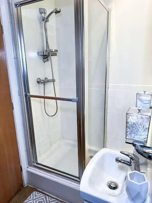 Modern Apartment - Sleeps 4 City Centre - Parking Available! Nottingham